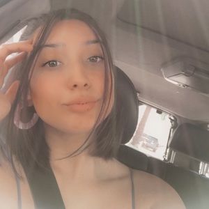 Meet your Posher, Maya